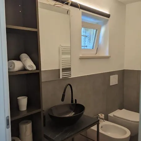 Casa Nuova Con Sauna Giardino E Parcheggio Privati Cavaion Veronese